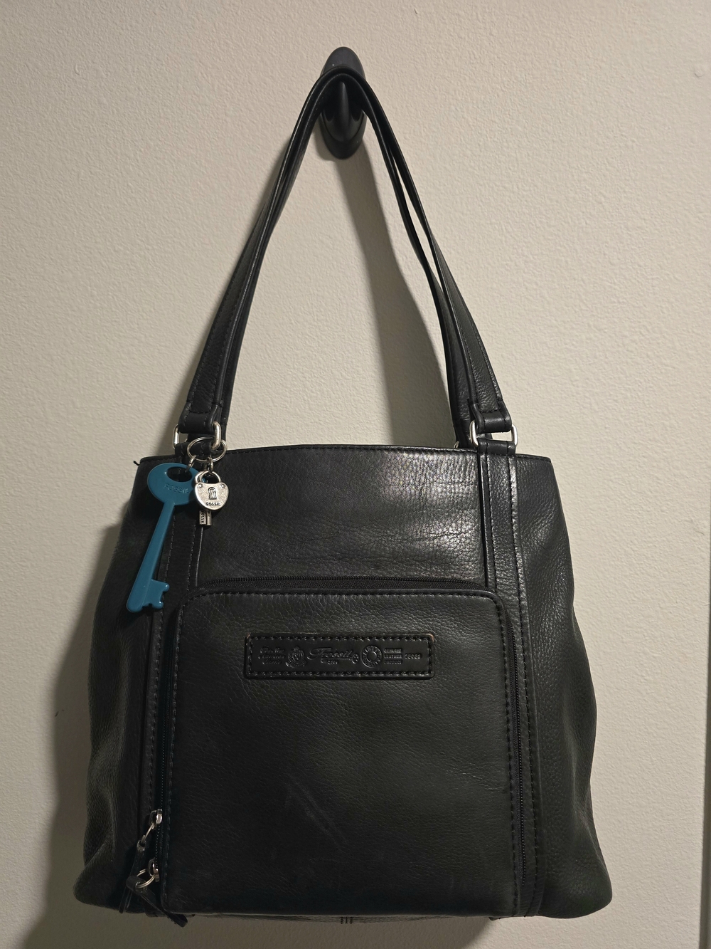 Fossil Black Leather Shoulder Bag Y2K Vintage Blue Key Charm Vintage Purse